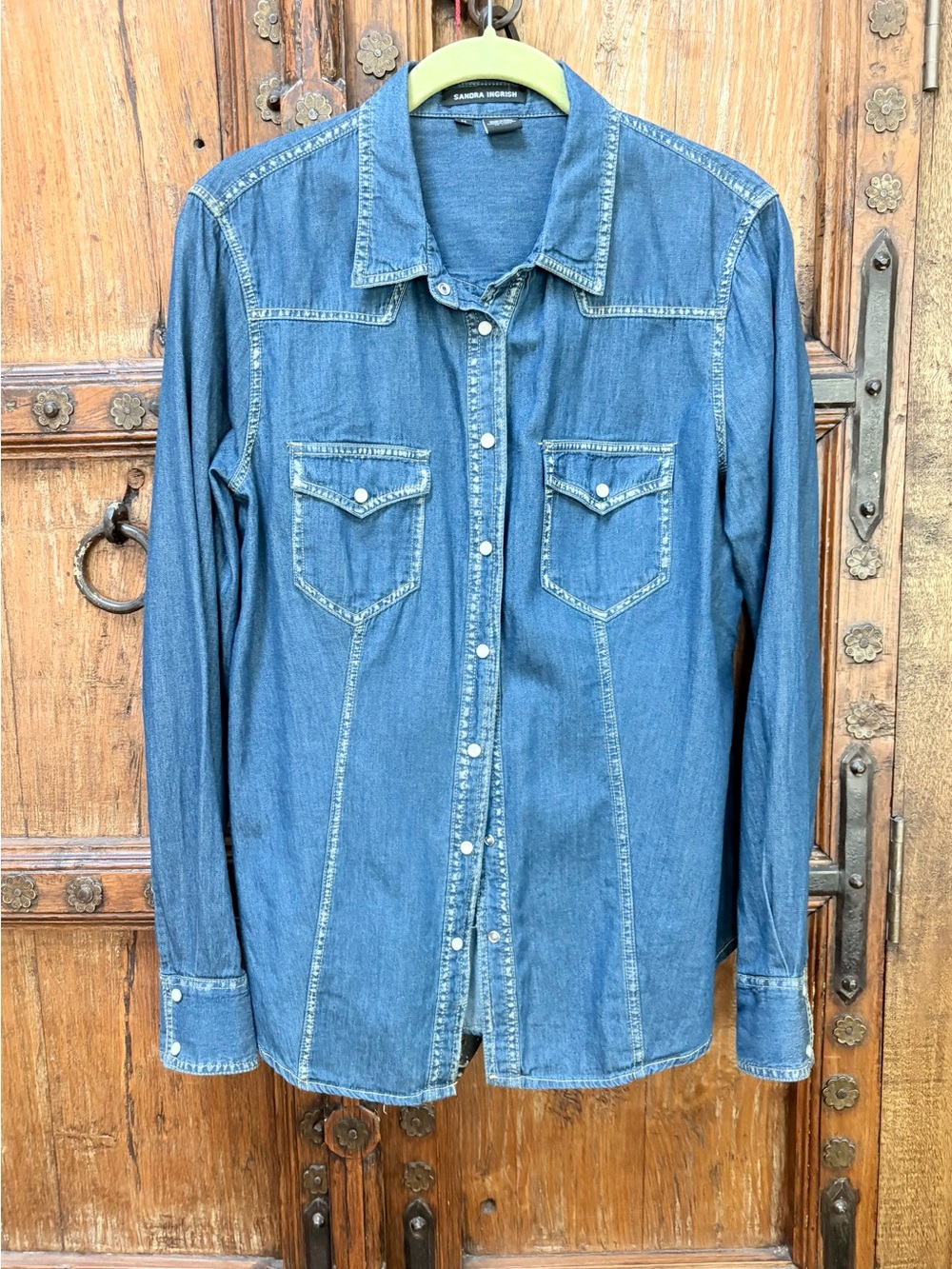 Sandra Ingrish Blue Denim Western
Snap Front Long Sleeve Shirt M